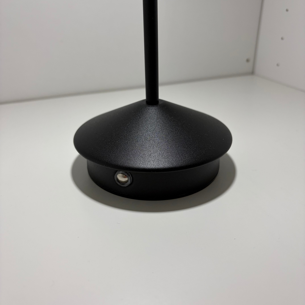 Touch LED Tischlampe – kabellos, modern, sofort einsatzbereit