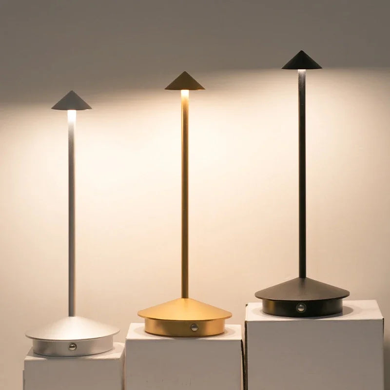 Touch LED Tischlampe – kabellos, modern, sofort einsatzbereit