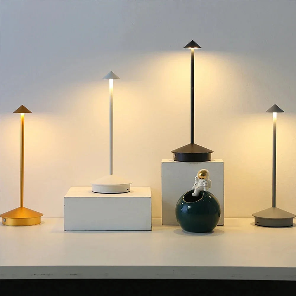 Touch LED Tischlampe – kabellos, modern, sofort einsatzbereit