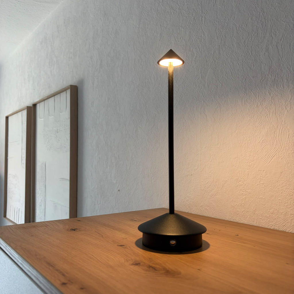 Touch LED Tischlampe – kabellos, modern, sofort einsatzbereit
